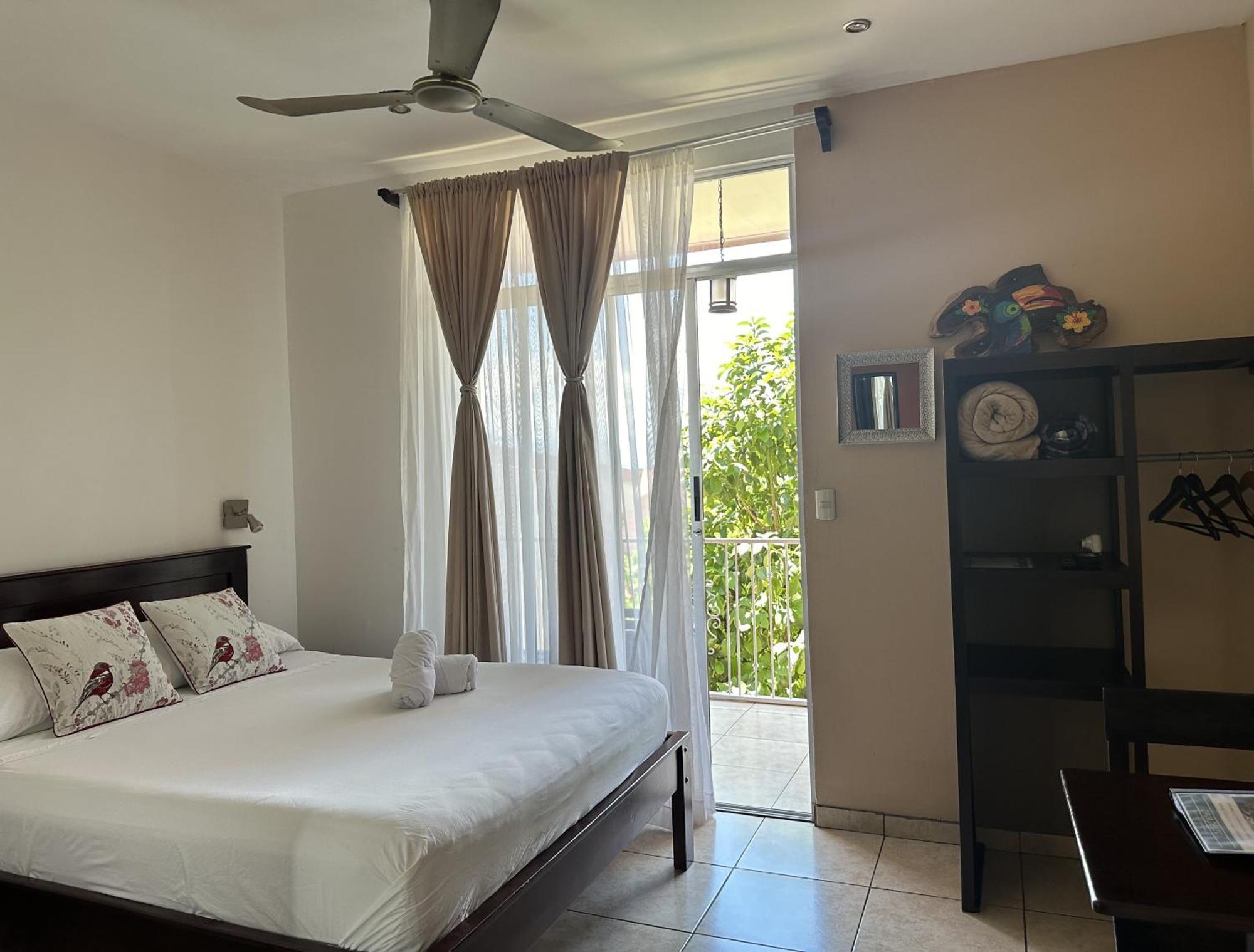 Casa De Lis Hotel & Tourist Info Centre Турриальба Экстерьер фото